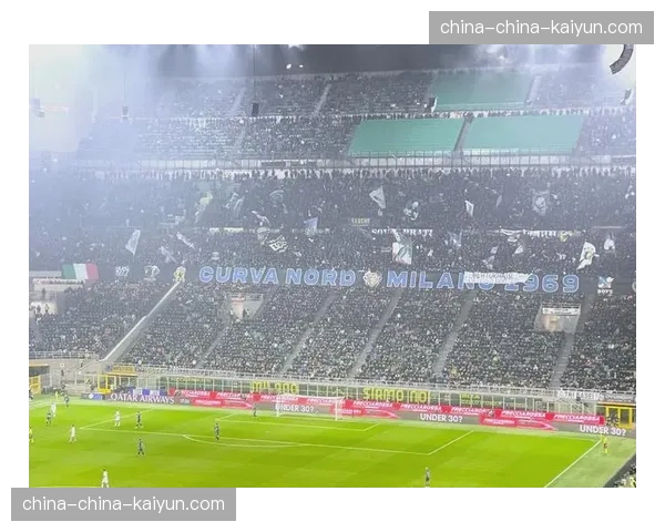 欧足联宣布：本赛季欧冠决赛场馆圣西罗-梅阿查球场草坪翻新工程已提前完成