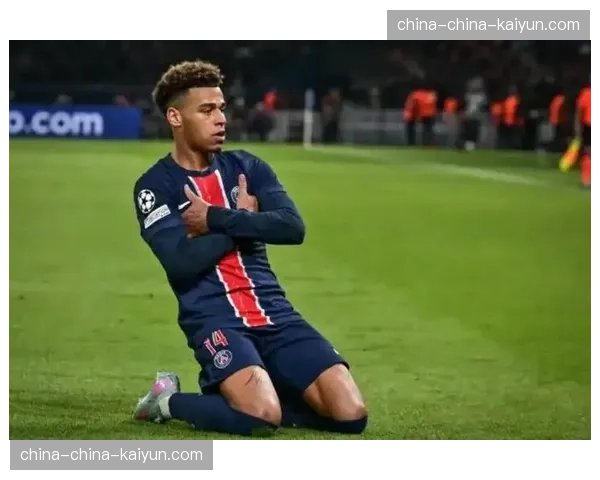 巴黎圣日耳曼关键战首发预测：埃尔南德斯领衔马尤卢在列