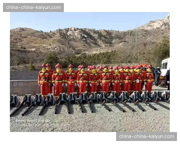 从榜尾到中游,青岛西海岸的务实防反风格初见成效 从榜尾到中游,青岛西海岸的务实防反风格初见成效